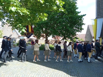 Einzug in die Kirche Einzug in die Kirche